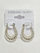 Load image into Gallery viewer, A pair of sterling silver 925 hoop earrings with a lightweight design, displayed against a white card with 'Sterling Silver' text.