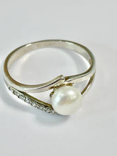 Load image into Gallery viewer, Sterling Silver 925 CZ Pearl Ring