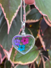 Load image into Gallery viewer, Corazón para Mamá Sterling Silver 925 Necklace Chain with Pendant