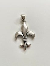 Load image into Gallery viewer, Sterling  Silver .925 Fleur-de-lis Necklace Chain 18 inches
