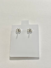 Load image into Gallery viewer, Sterling Silver 925 Flower Stud Earrings
