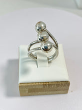 Load image into Gallery viewer, Sterling Silver 925 Three Balls Plain Ring Size 9
