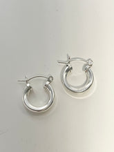 Load image into Gallery viewer, Sterling Silver 925 Small Hoops
