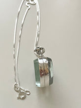 Load image into Gallery viewer, Corazón para Mamá Sterling Silver 925 Necklace Chain with Pendant
