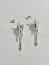 Load image into Gallery viewer, Sterling Silver 925 Melting Heart Stud Earrings
