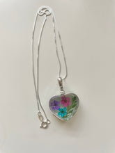 Load image into Gallery viewer, Corazón para Mamá Sterling Silver 925 Necklace Chain with Pendant
