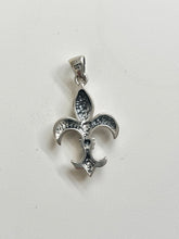 Load image into Gallery viewer, Sterling  Silver .925 Fleur-de-lis Necklace Chain 18 inches
