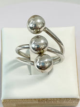 Load image into Gallery viewer, Sterling Silver 925 Three Balls Plain Ring Size 9
