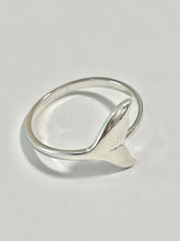 Load image into Gallery viewer, Sterling Silver 925 Whale Tail Ring
