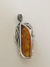 Load image into Gallery viewer, Sterling Silver 925 Amber Pendant with Chain 16’
