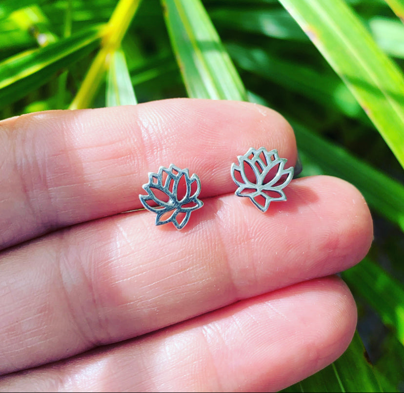 Lotus Flower Stud Earrings Sterling Silver 925 Aretes de Plata .925